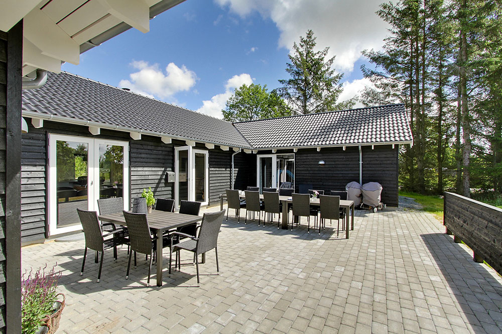 Luksushus nr. 387 har en deilig terrasse med gode hagemøbler til 24 personer.