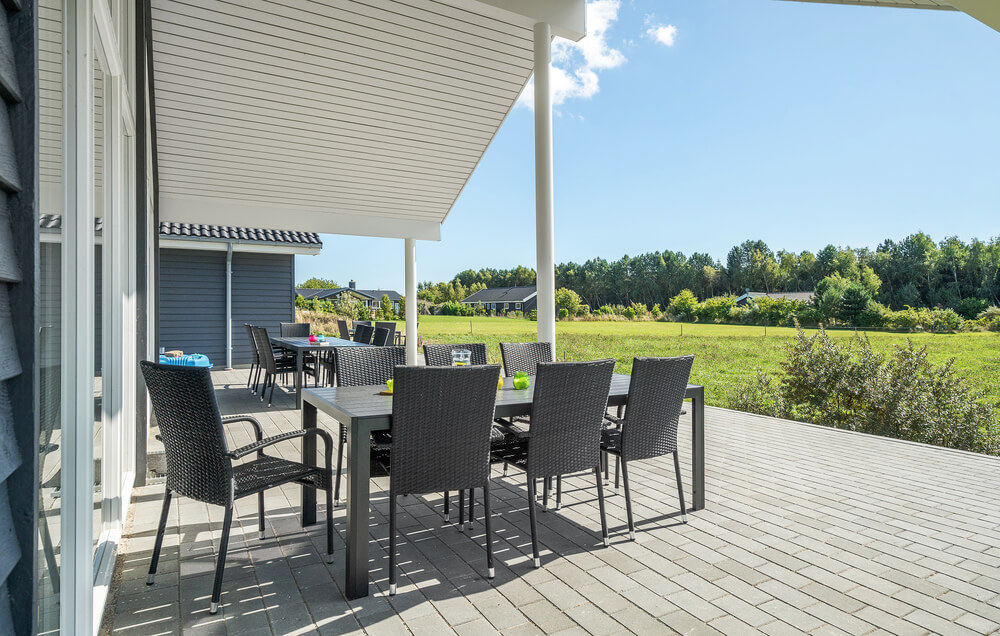 Luksushus nr. 490 har en deilig terrasse med gode hagemøbler til 18 personer.