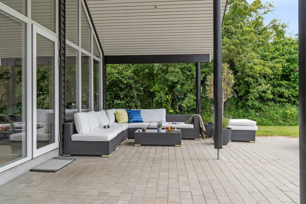 Luksushus nr. 527 har en deilig terrasse med gode hagemøbler til 16 personer.