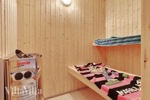 Nyt varmen i badstuen i luksushus nr. 295 til 18 personer