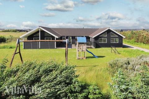 Hus nr. 267 med basseng og plass til 20 personer ligger i Nordjylland.