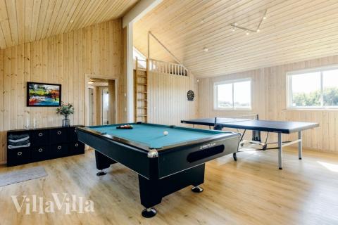 Aktivitetsrom i luksushus nr. 267 med 8 soverom og plass til 20 personer.