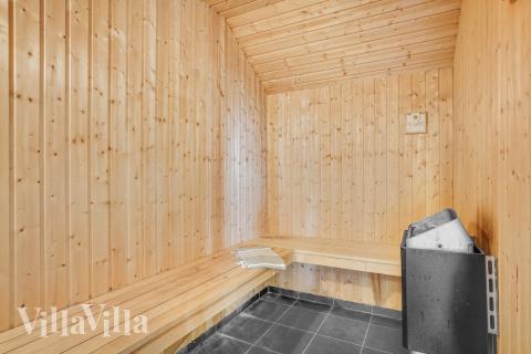 Nyt varmen i badstuen i luksushus nr. 236 til 14 personer