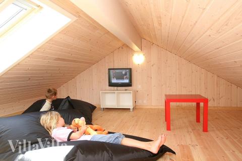 Noen av de 22 soveplassene i luksushus nr. 196 finnes på hems