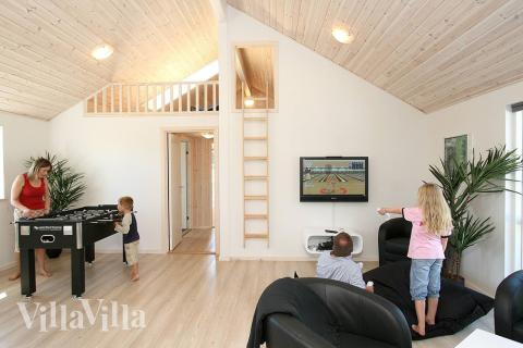 Aktivitetsrom i luksushus nr. 196 med 9 soverom og plass til 22 personer.