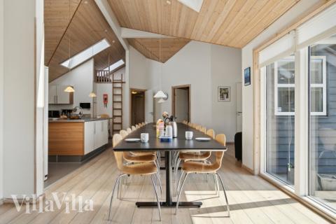 Oppholdsrom med plass til 22 i luksushus nr. 192.