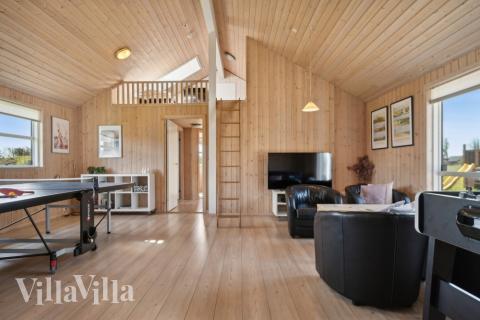 Aktivitetsrom i luksushus nr. 192 med 9 soverom og plass til 22 personer.