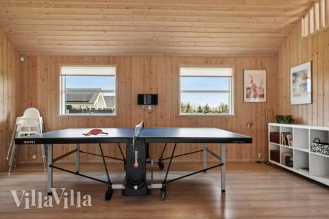 Luksushus nr. 192 til 22 personer tilbyr et stort aktivitetsrom med bl.a. biljard og dart