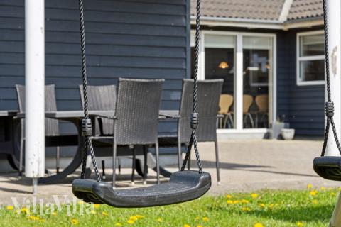 På terrassen i feriehus nr. 192 er det plass til 22 personer.