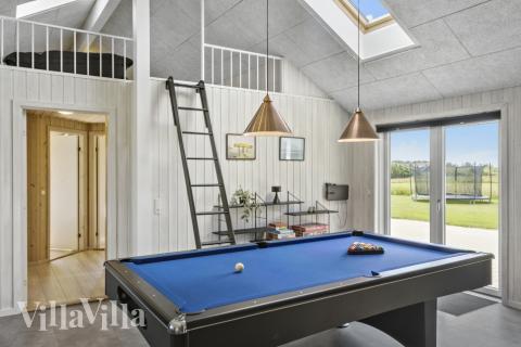 Luksushus nr. 193 til 16 personer tilbyr et stort aktivitetsrom med bl.a. biljard og dart