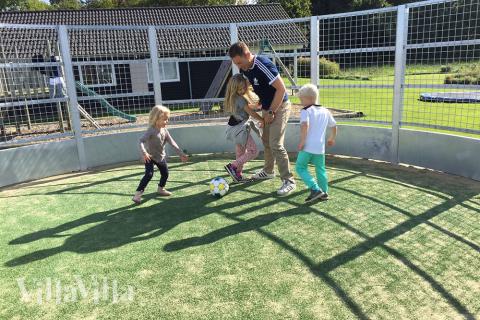 Stort utvalg av utendørsaktiviteter ved luksushus nr. 231 i Sydjylland.