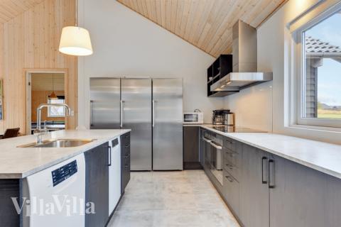 Kjøkkenet i luksushus nr. 231 er fullt utstyrt så dere lett kan lage mat til 20 personer.