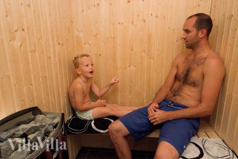 Nyt varmen i badstuen i luksushus nr. 265 til 14 personer