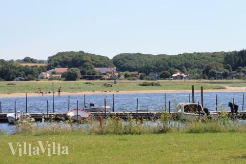 Det vakre området Limfjorden innbyr til et opphold i luksushus nr. 226.