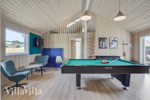 Luksushus nr. 246 til 16 personer tilbyr et stort aktivitetsrom med bl.a. biljard og dart
