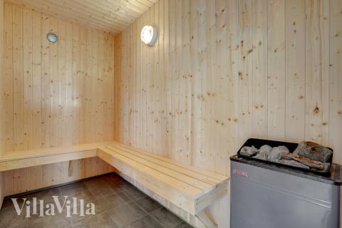 Nyt varmen i badstuen i luksushus nr. 246 til 16 personer