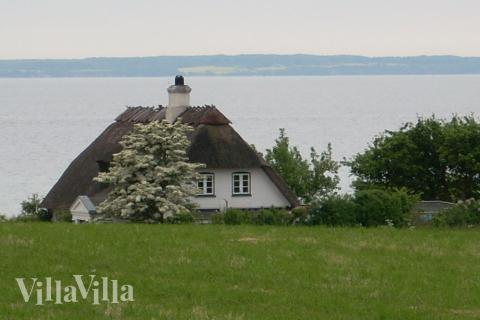 Det vakre området Sydjylland innbyr til et opphold i luksushus nr. 241.