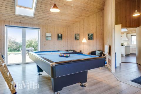 Aktivitetsrom i luksushus nr. 241 med 6 soverom og plass til 16 personer.