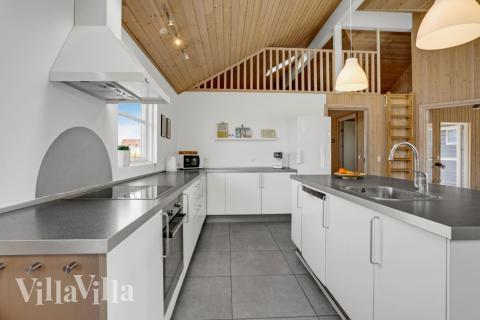 Kjøkkenet i luksushus nr. 241 er godt innrettet.