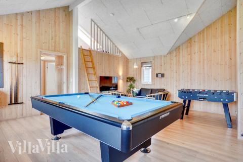 Aktivitetsrom i luksushus nr. 260 med 6 soverom og plass til 16 personer.