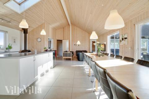 Oppholdsrom med plass til 20 i luksushus nr. 237.