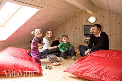 Noen av de 22 soveplassene i luksushus nr. 242 finnes på hems