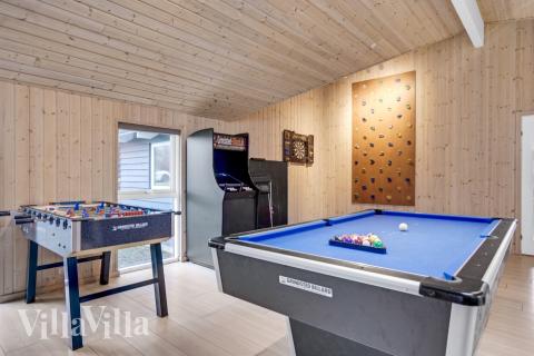 Aktivitetsrom i luksushus nr. 262 med 5 soverom og plass til 14 personer.