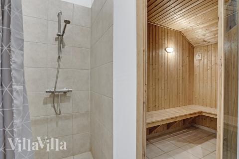 Nyt varmen i badstuen i luksushus nr. 262 til 14 personer