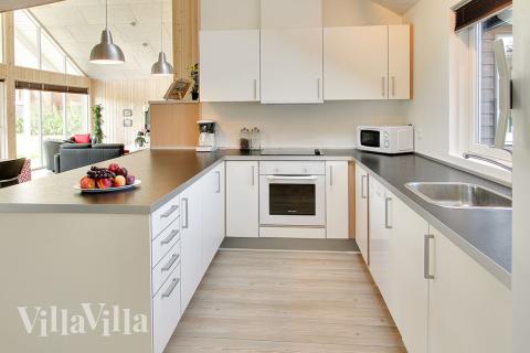 Kjøkkenet i luksushus nr. 266 er fullt utstyrt så dere lett kan lage mat til 16 personer.