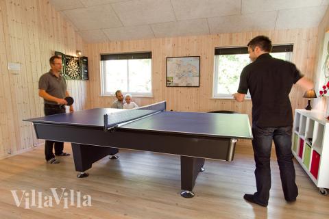 Luksushus nr. 266 til 16 personer tilbyr et stort aktivitetsrom med bl.a. biljard og dart