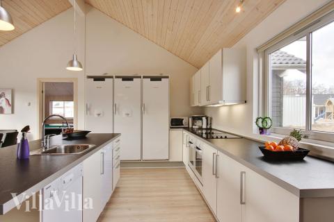 Kjøkkenet i luksushus nr. 258 er fullt utstyrt så dere lett kan lage mat til 20 personer.