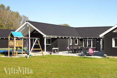 Luksushus nr. 258 har en deilig terrasse med gode hagemøbler til 20 personer.