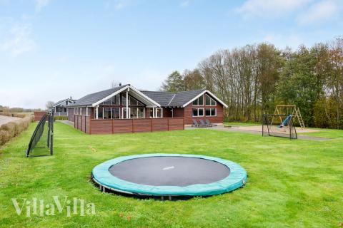 I tillegg til alle aktivitetsmulighetene i husets bassengavdeling, tilbyr også luksushus nr. 280 mengder av utendørsaktiviteter