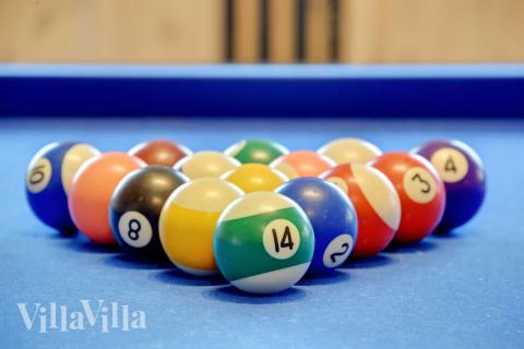 Luksushus nr. 280 til 18 personer tilbyr et stort aktivitetsrom med bl.a. biljard og dart