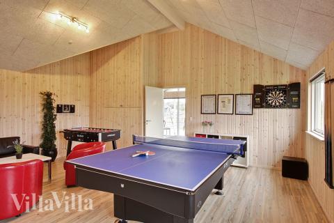 Luksushus nr. 286 til 16 personer tilbyr et stort aktivitetsrom med bl.a. biljard og dart