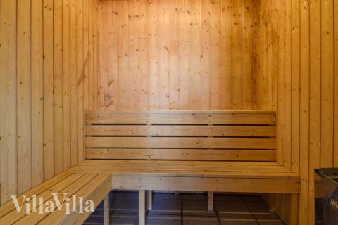 Nyt varmen i badstuen i luksushus nr. 146 til 24 personer