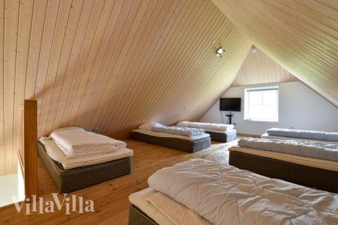 Noen av de 24 soveplassene i luksushus nr. 146 finnes på hems