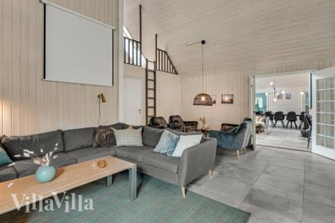 Luksushus nr. 189 til 24 personer tilbyr et stort aktivitetsrom med bl.a. biljard og dart