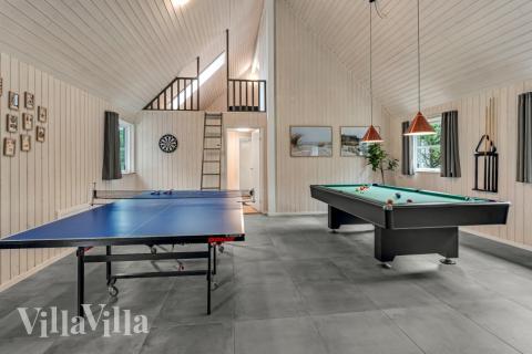 Aktivitetsrom i luksushus nr. 189 med 10 soverom og plass til 24 personer.