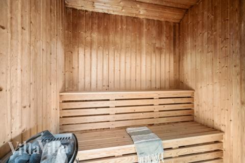 Nyt varmen i badstuen i luksushus nr. 176 til 24 personer