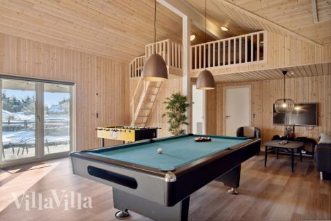 Luksushus nr. 176 til 24 personer tilbyr et stort aktivitetsrom med bl.a. biljard og dart