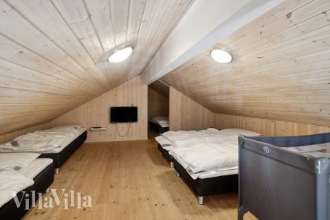 Noen av de 24 soveplassene i luksushus nr. 176 finnes på hems