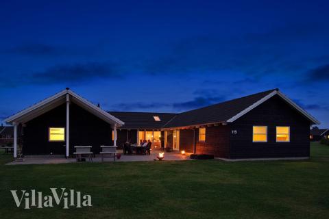 Stor terrasse i luksushus nr. 207 i Lolland/Falster/Møn.