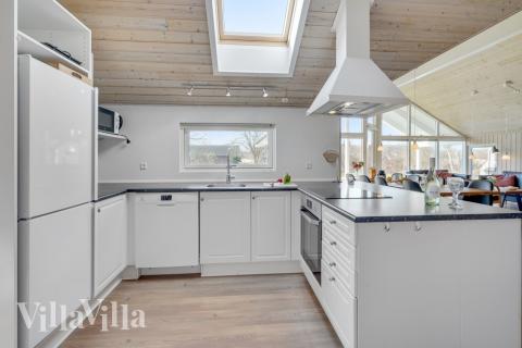 Kjøkkenet i luksushus nr. 232 er godt innrettet.