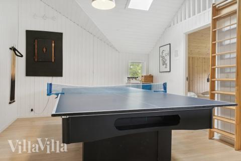 Luksushus nr. 212 til 14 personer tilbyr et stort aktivitetsrom med bl.a. biljard og dart