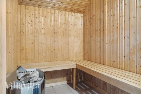 Nyt varmen i badstuen i luksushus nr. 212 til 14 personer