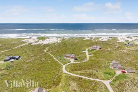 Det vakre området Vestjylland innbyr til et opphold i luksushus nr. 294.