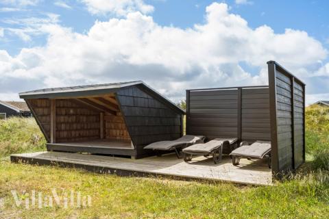 I tillegg til alle aktivitetsmulighetene i husets bassengavdeling, tilbyr også luksushus nr. 294 mengder av utendørsaktiviteter