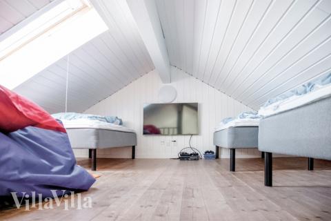 Noen av de 24 soveplassene i luksushus nr. 201 finnes på hems