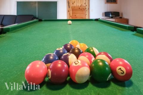 Luksushus nr. 84 til 18 personer tilbyr et stort aktivitetsrom med bl.a. biljard og dart